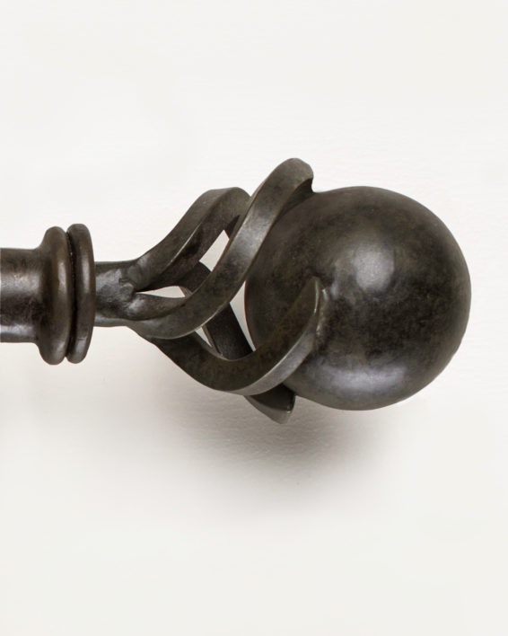 Ball In Clasp Finial For Curtain Rods